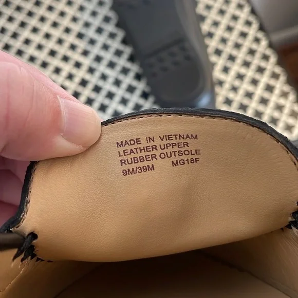 Excellent gently used condition leather loafers - Picture 4 of 7